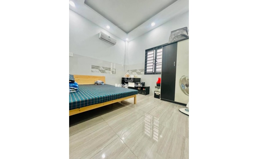 Quá rẻ chỉ 103tr/m2 - bán đất tặng nhà C4 130m2 - ngang 7m nở hậu - gần trường ĐH Văn Lang P. 11